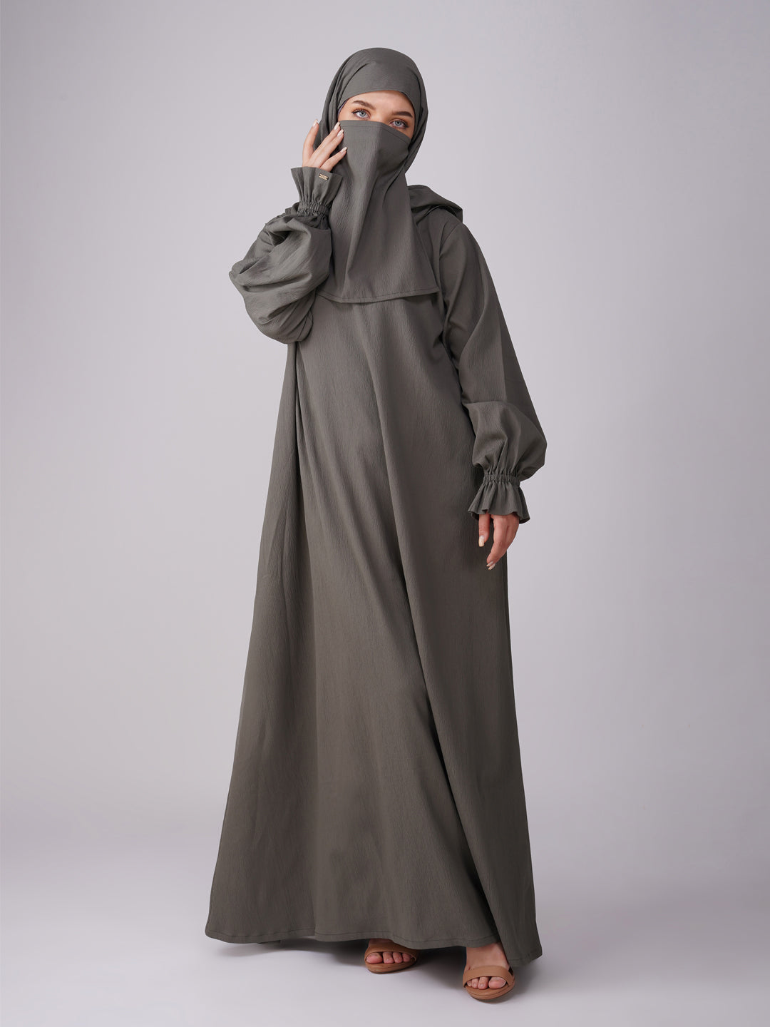 Nazish Grey Abaya Set