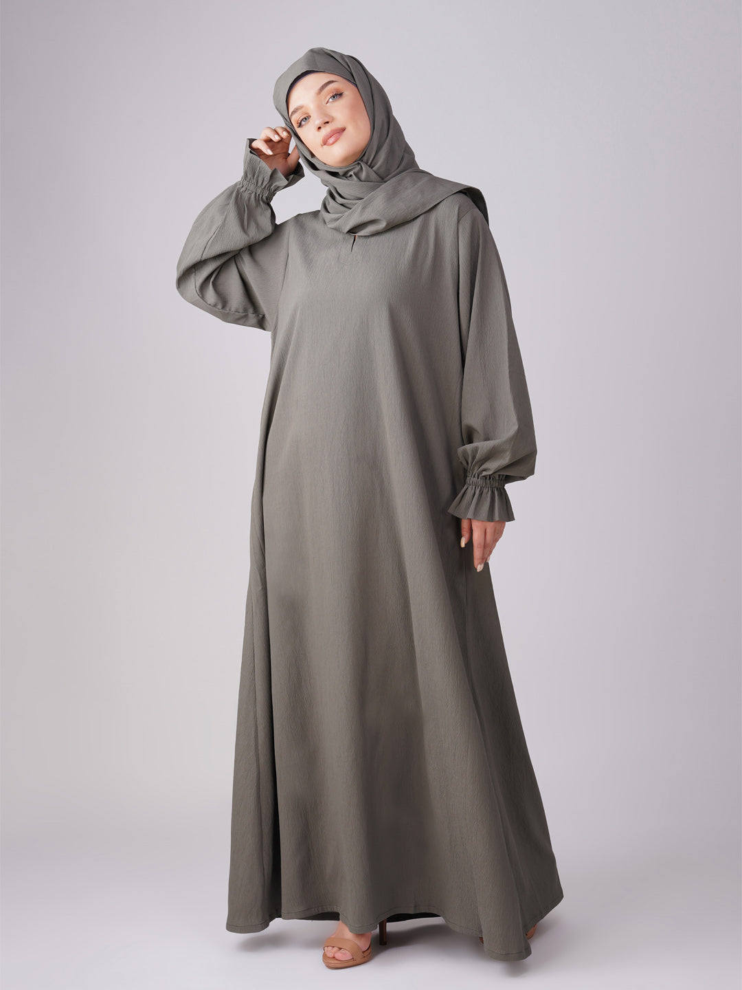 Nazish Grey Abaya Set