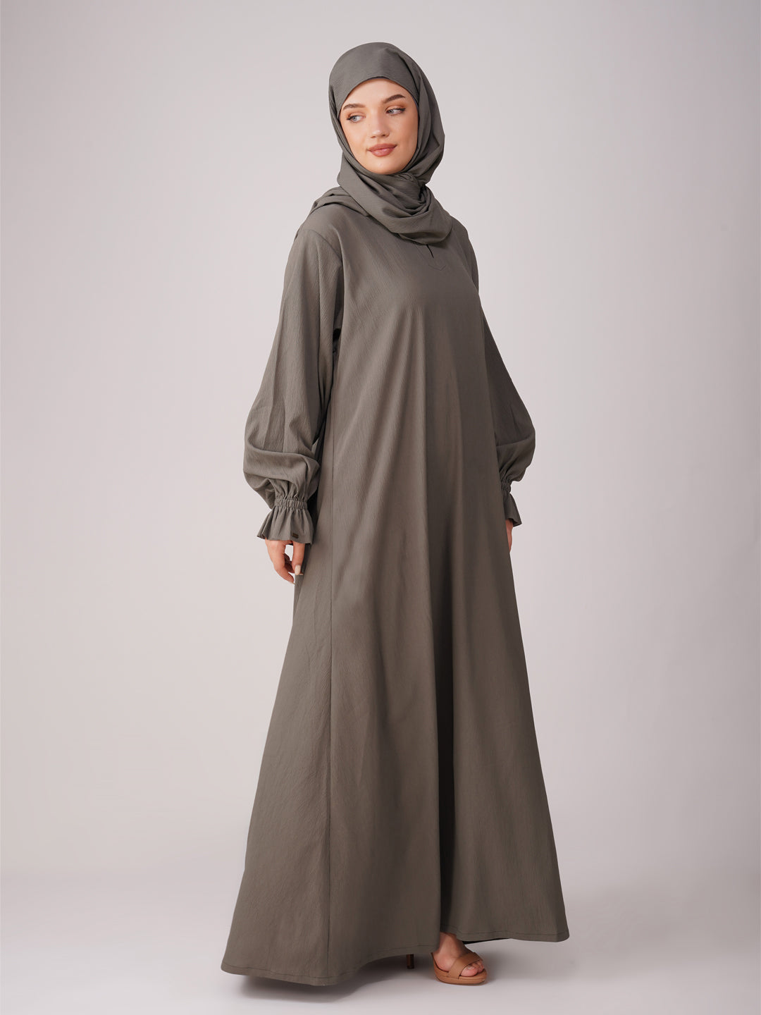 Nazish Grey Abaya Set
