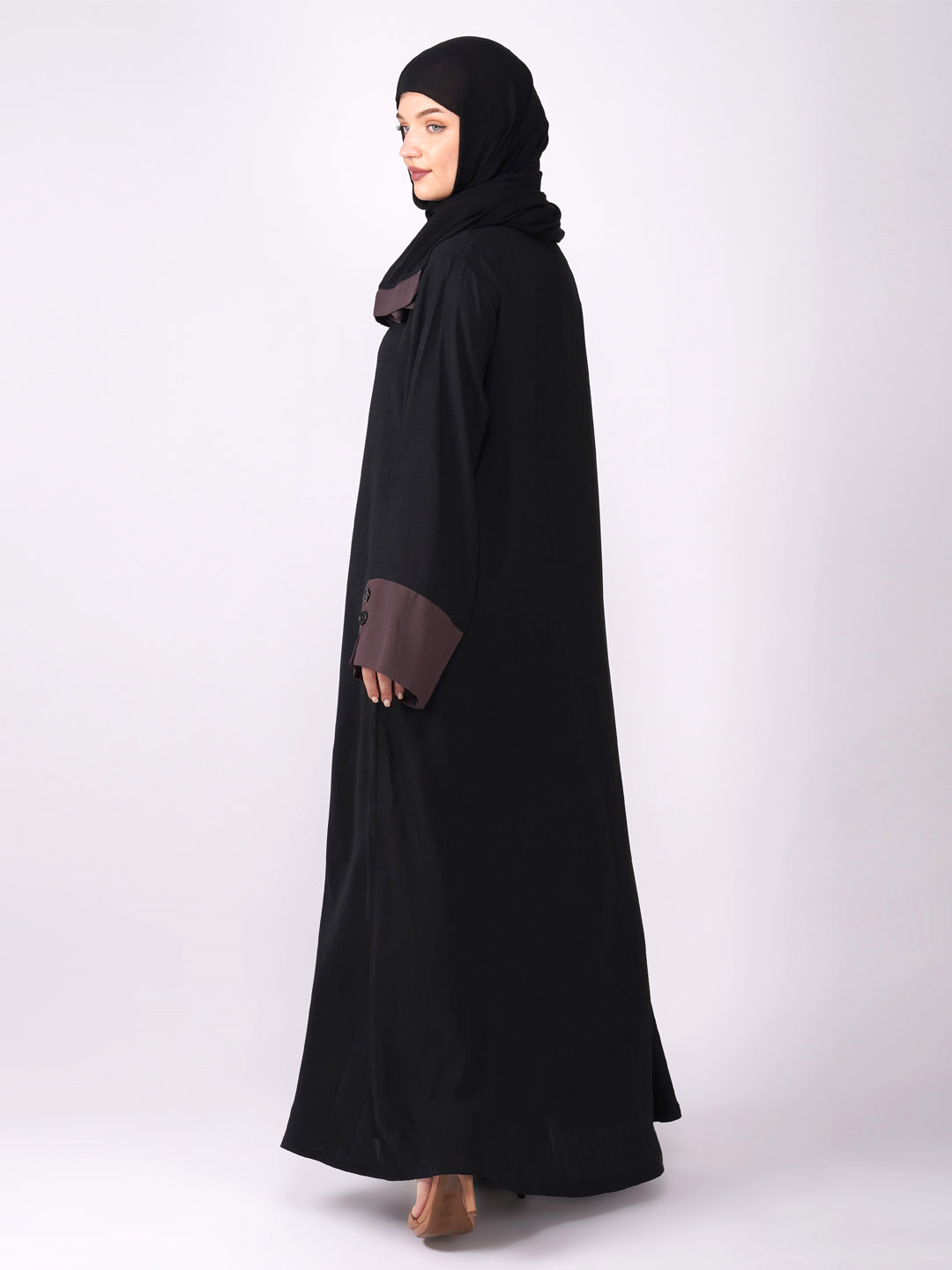 Classic Abaya With Contrast Cuff 
And Button Set