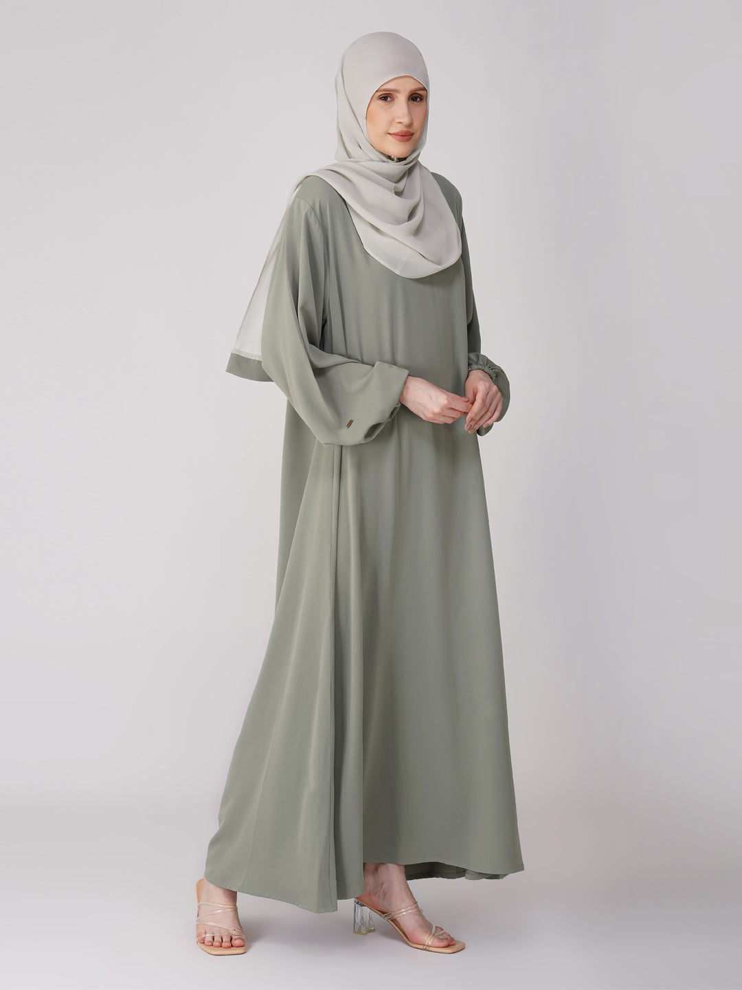 Classic Abaya Wih Elastic Sleeves