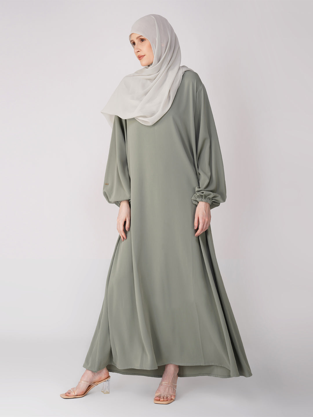 Classic Abaya Wih Elastic Sleeves