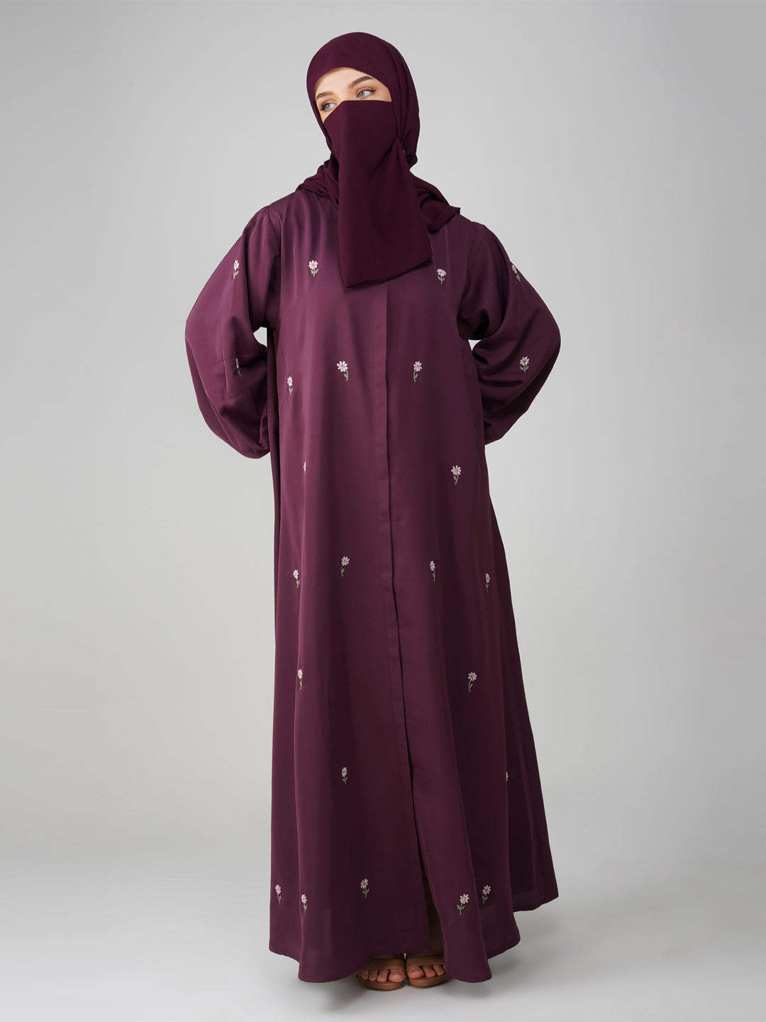 Nusrat Ditsy Threadwork Abaya