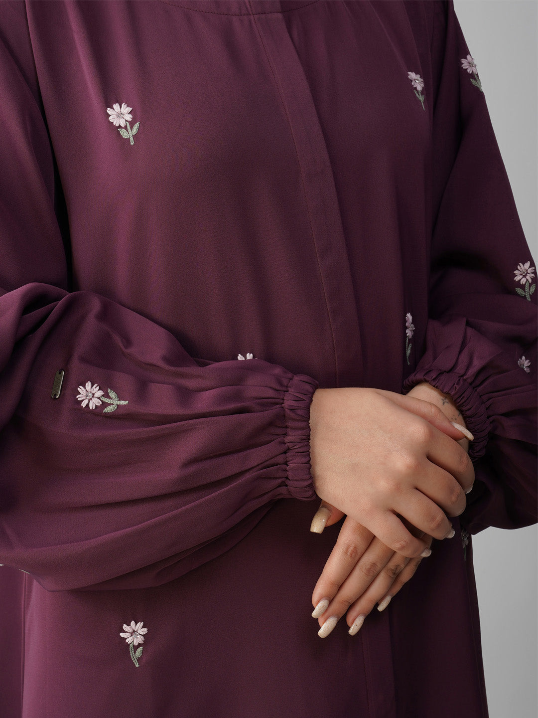 Nusrat Ditsy Threadwork Abaya