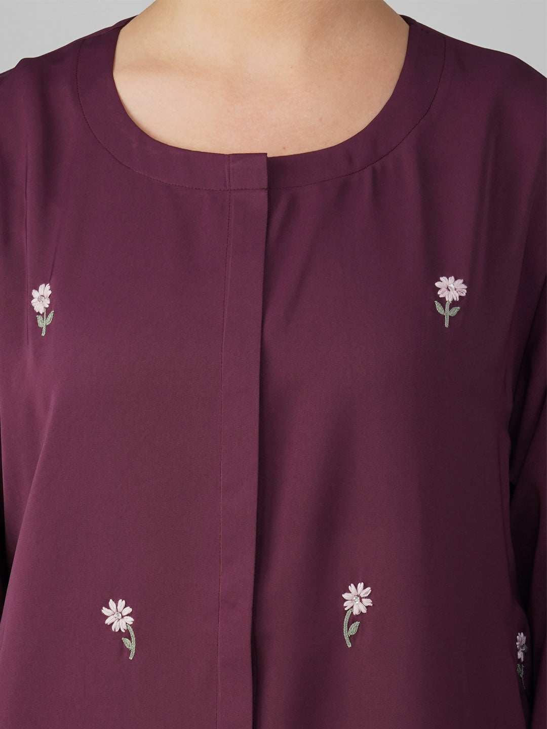 Nusrat Ditsy Threadwork Abaya