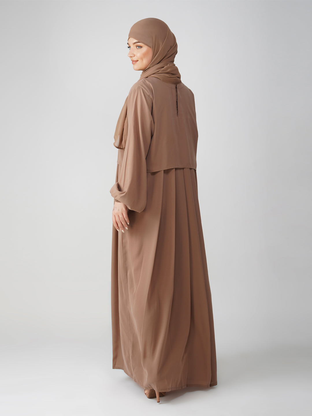 Aqsa Front And Back Pleated Abaya Set
