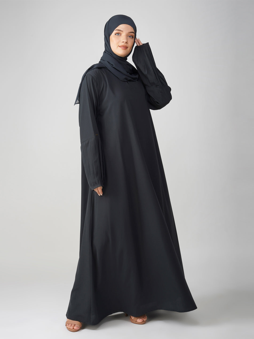 Bushra Pleated Sleeves Abaya Set