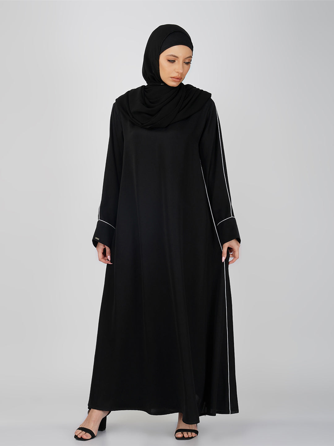 Sauda Piping Nida Abaya Set