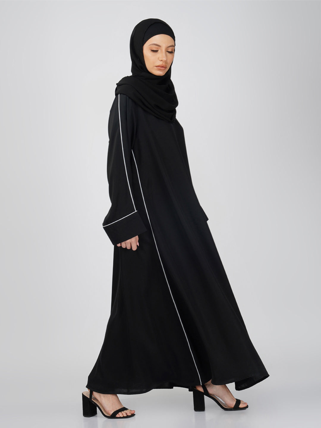Sauda Piping Nida Abaya Set