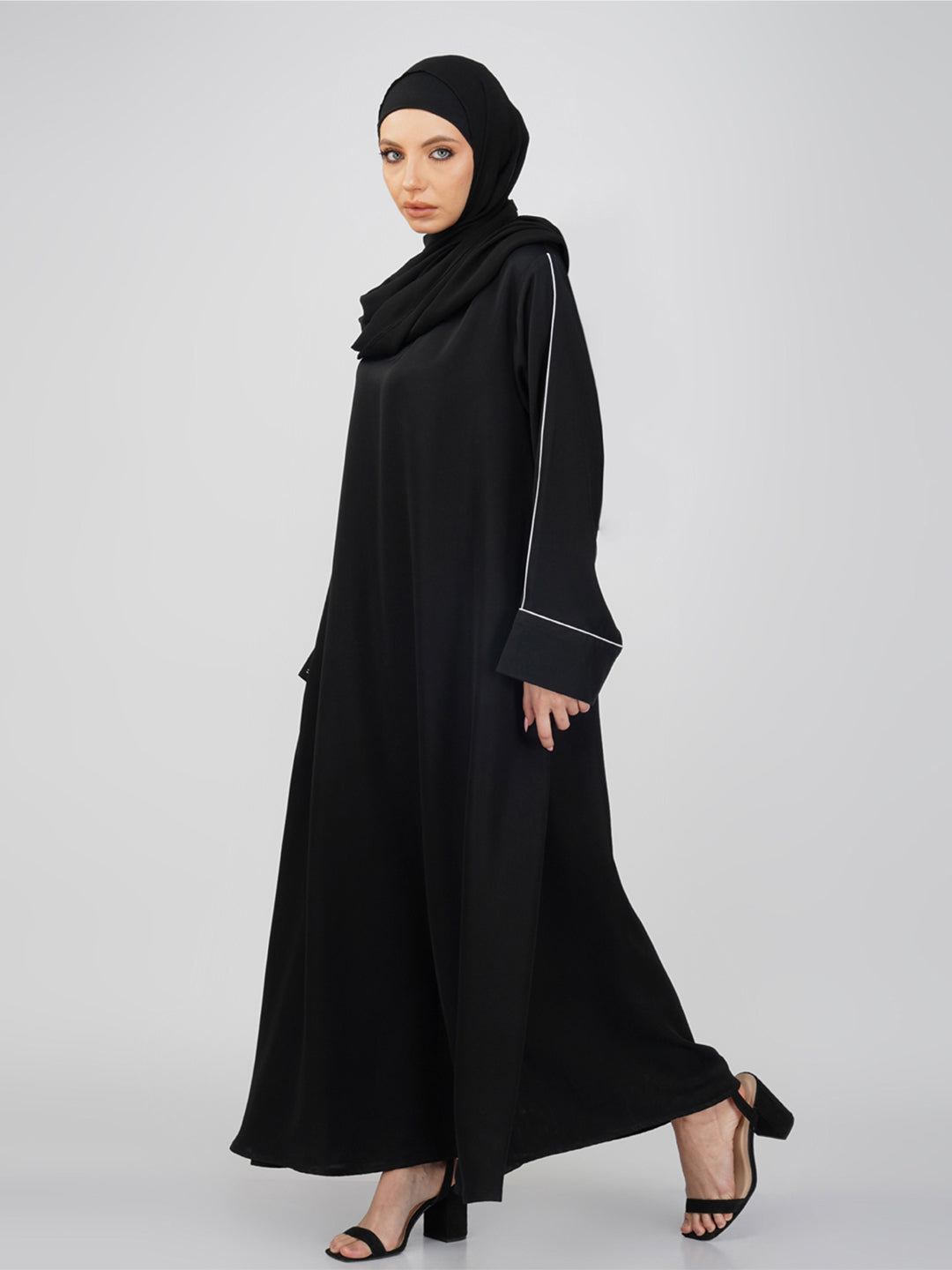 Sauda Piping Nida Abaya Set