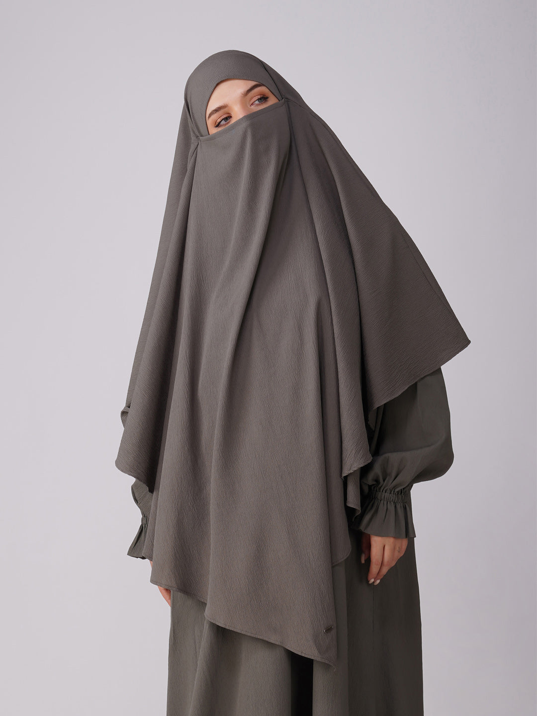 Nazish Grey Abaya Set