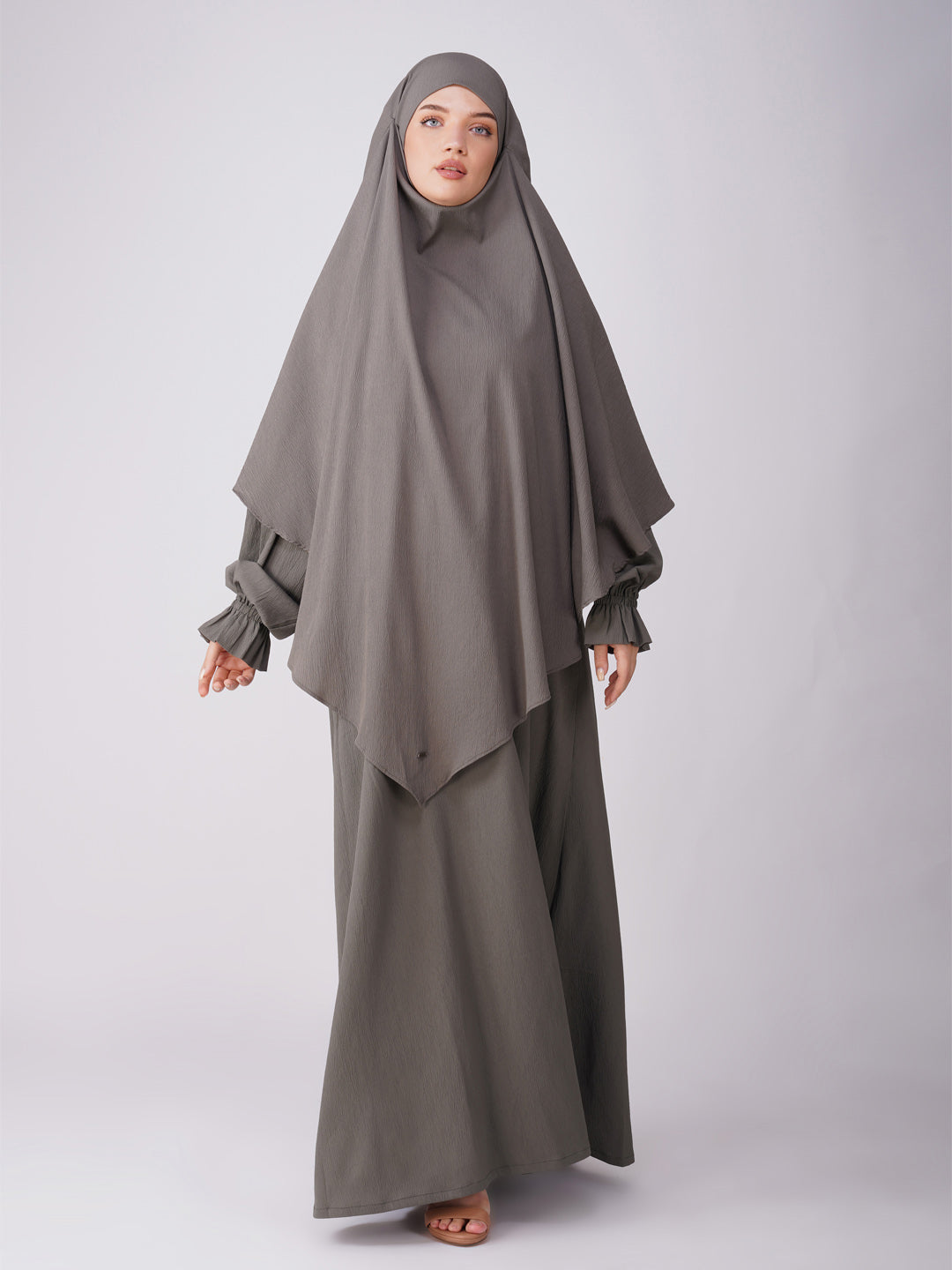 Nazish Grey Abaya Set