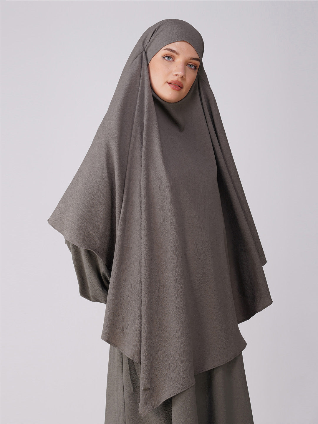 Nazish Grey Abaya Set