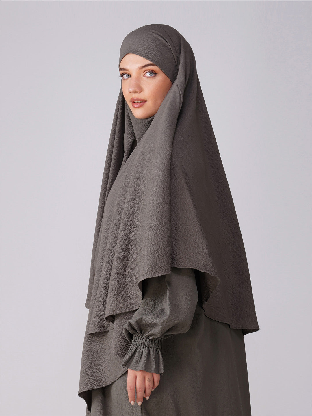Nazish Grey Abaya Set