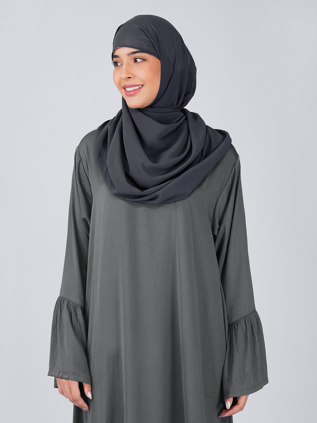 Sahar Harir Masood Abaya Set