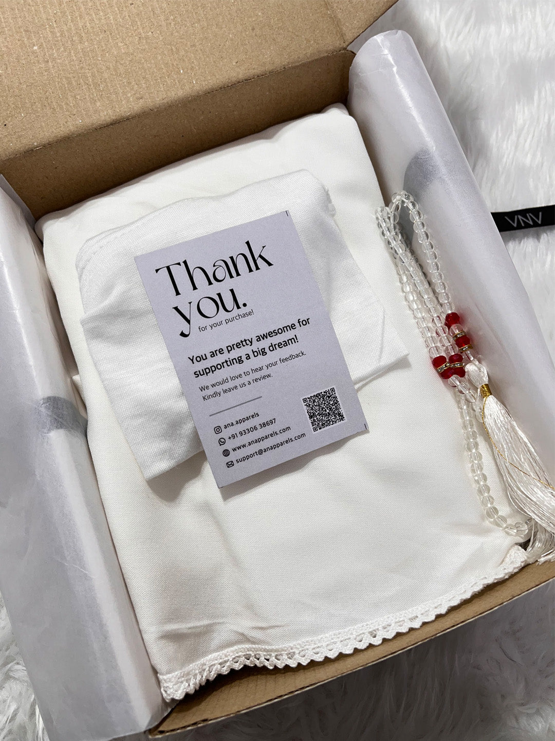 Hajj & Umrah Hadiya Box | Ihram Essentials Gift Hamper | Perfect For Family, Sister, Ammi, Friend,Â Relatives