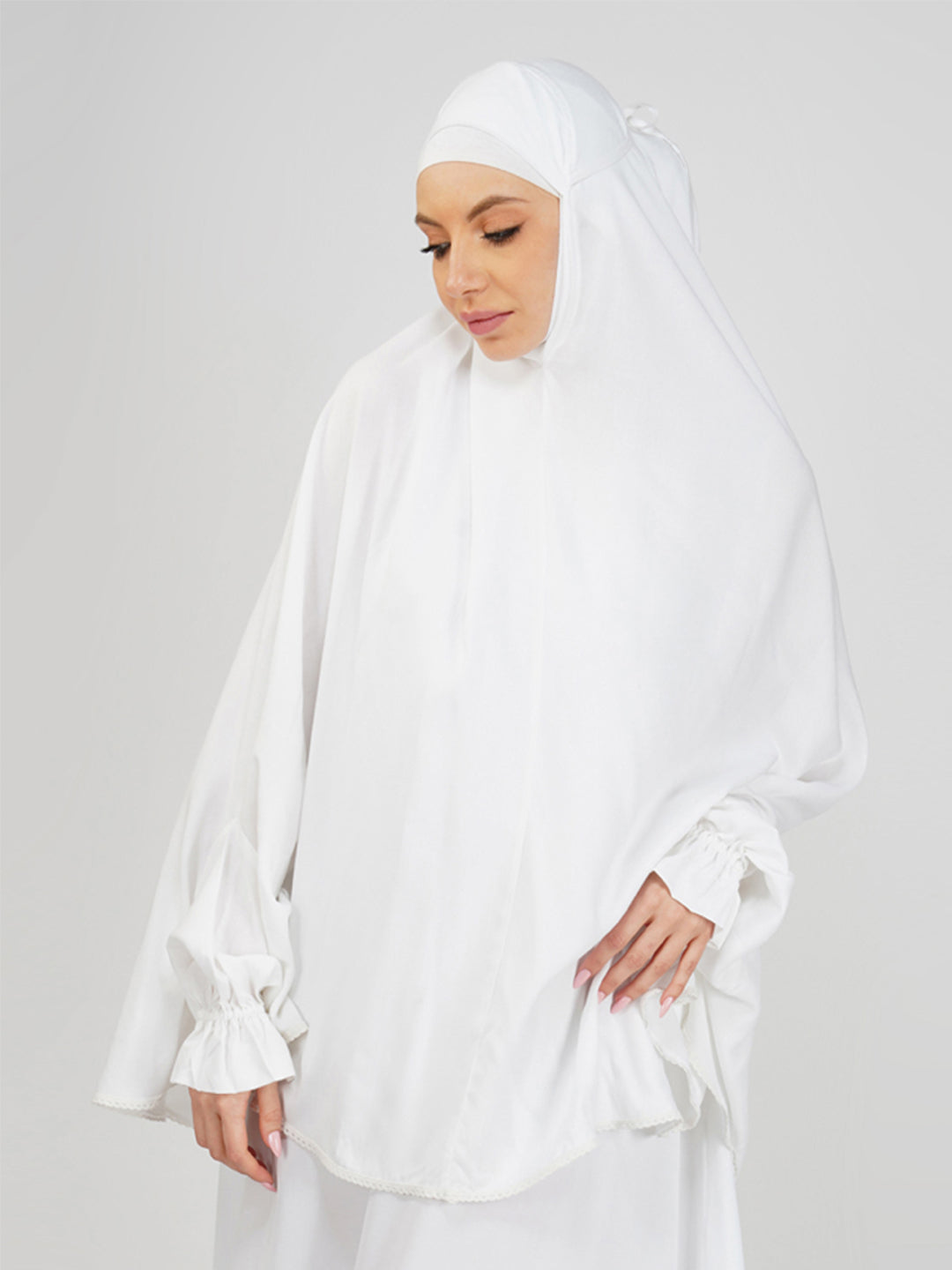 Hajj & Umrah Hadiya Box | Ihram Essentials Gift Hamper | Perfect For Family, Sister, Ammi, Friend,Â Relatives