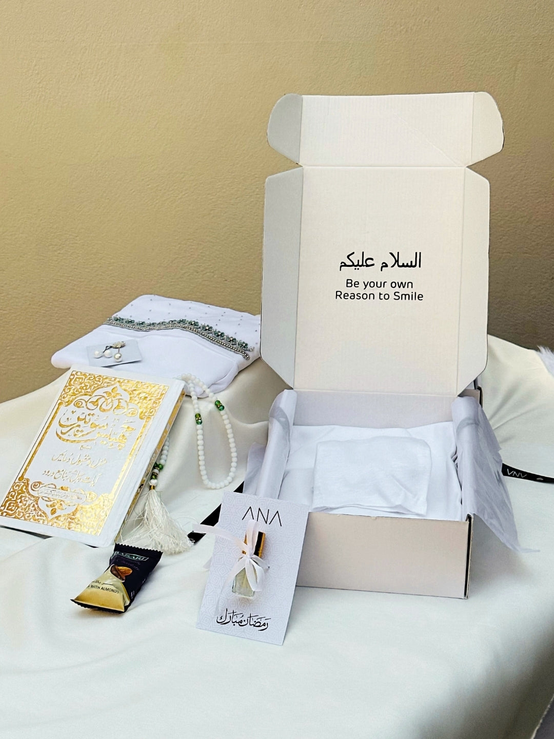Qamar Luxury Hadiya Box | Hajj & Umrah| Budget Friendly Ramadan & Eid Gift Hamper | Perfect For Ammi, Sister, Wife, Family