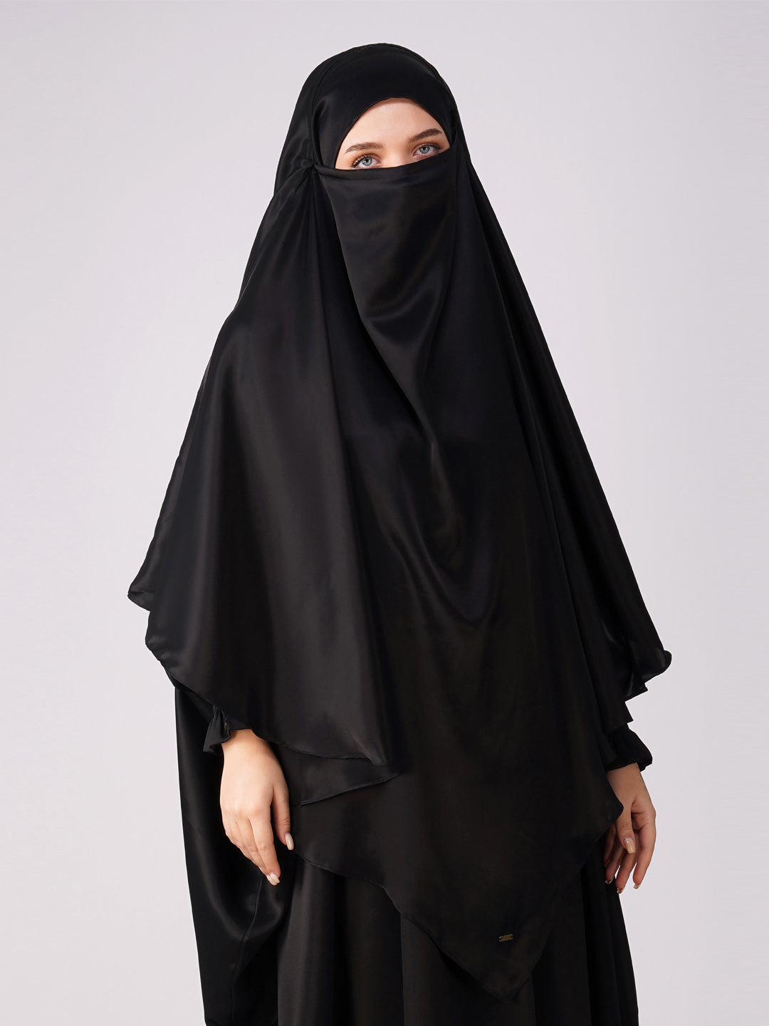 Qamarun Black Kaftan Set