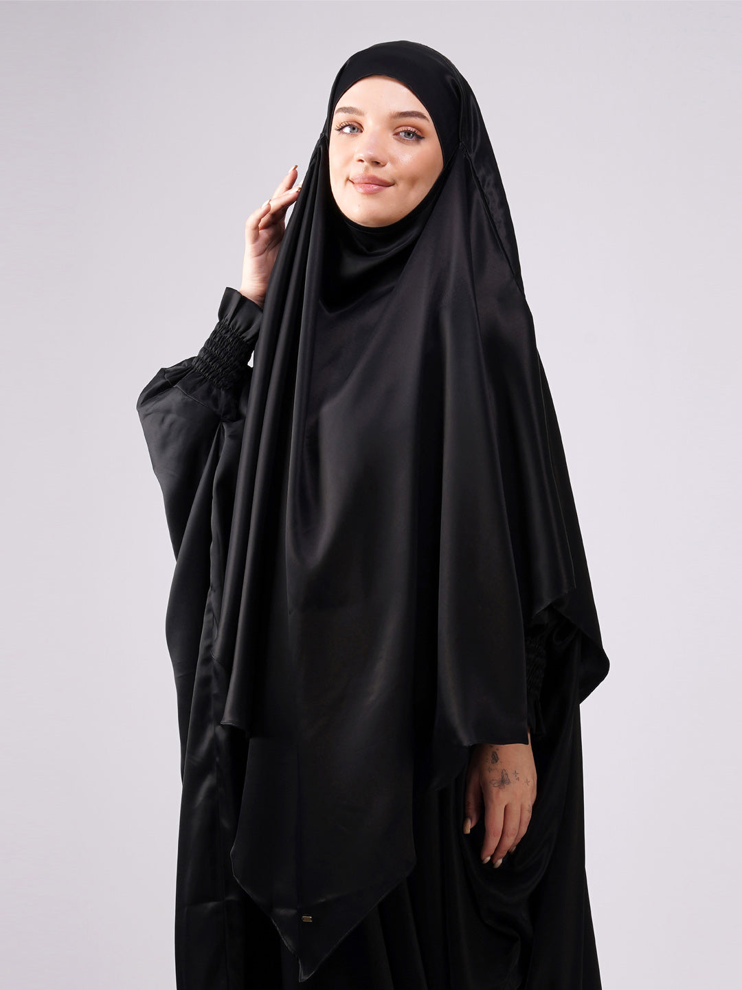 Qamarun Black Kaftan Set