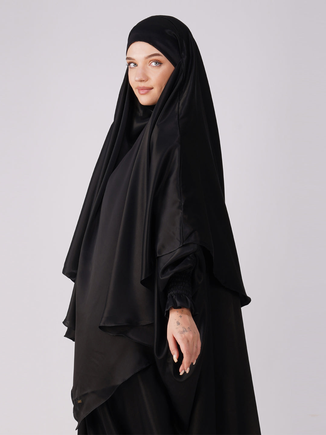 Qamarun Black Kaftan Set