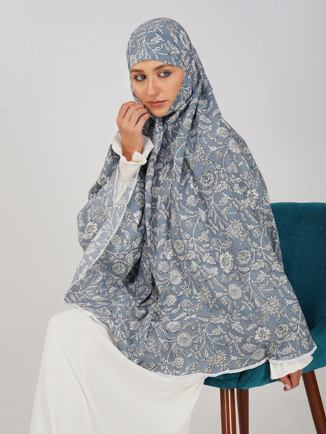 Gulnoor Grey Floral Cotton Namaz Makhna