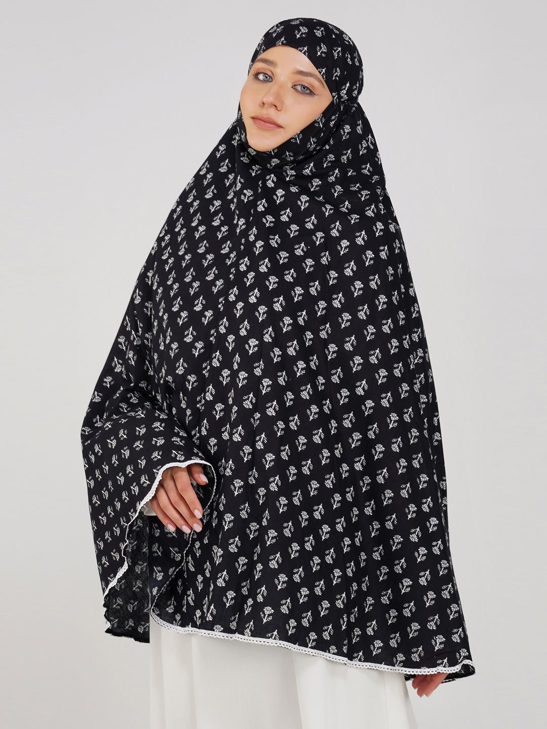 Eshaal Black Floral Cotton Namaz Makhna