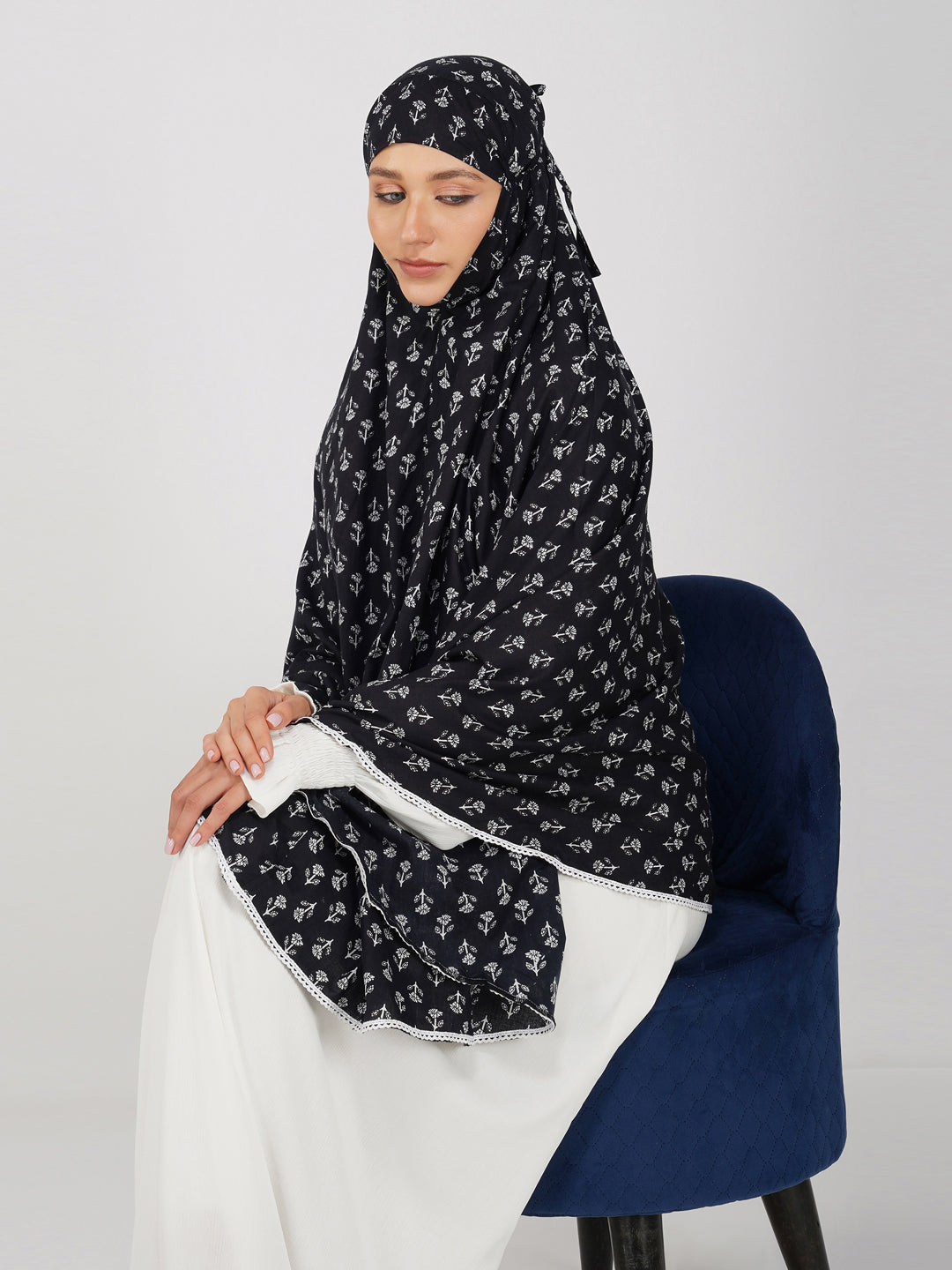 Eshaal Black Floral Cotton Namaz Makhna