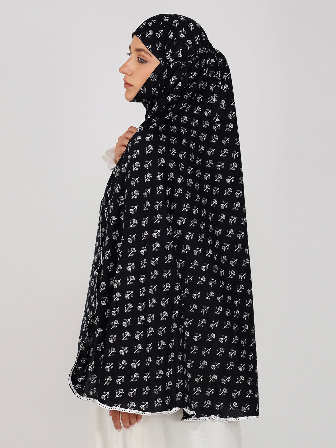 Eshaal Black Floral Cotton Namaz Makhna