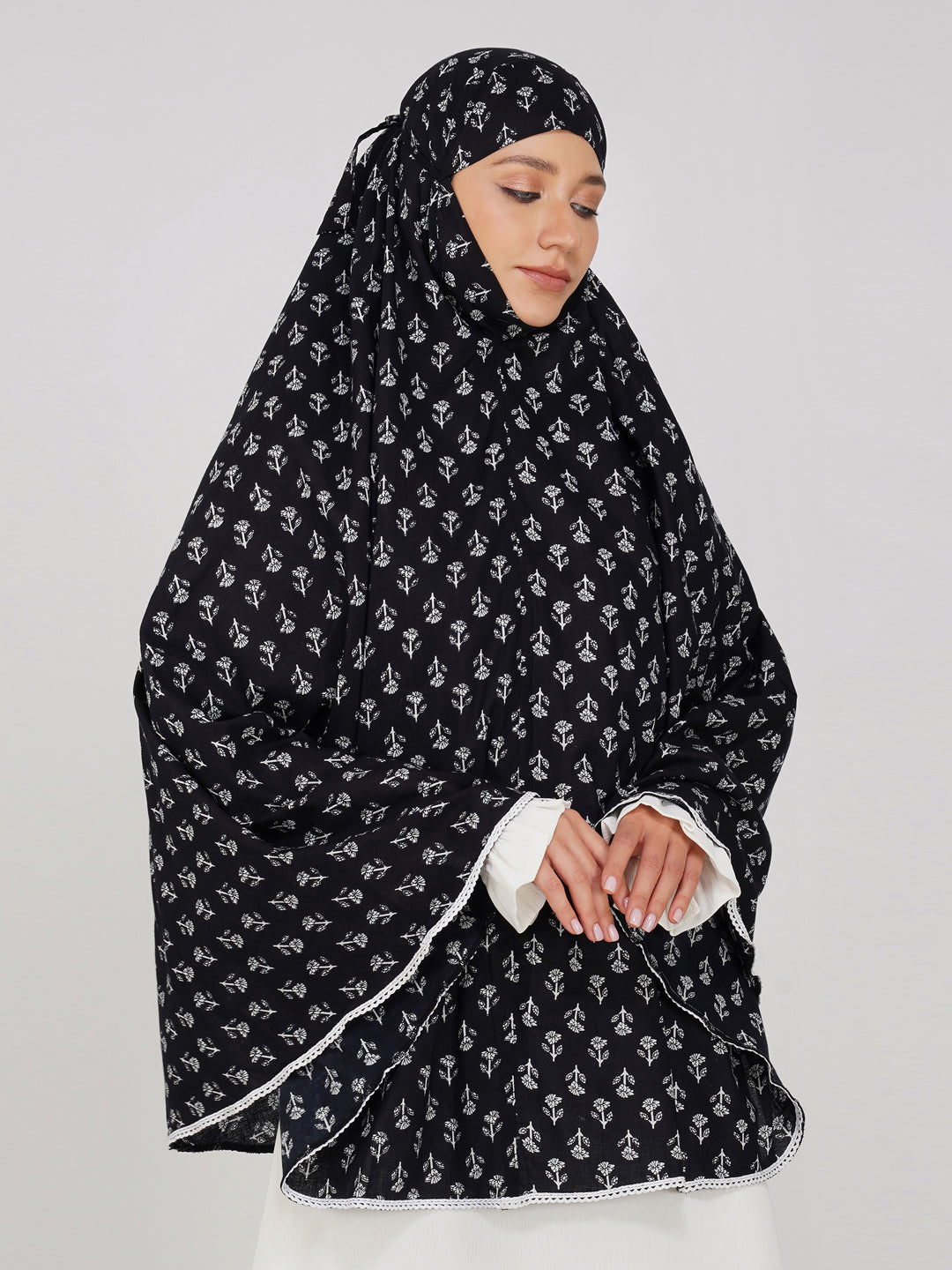 Eshaal Black Floral Cotton Namaz Makhna