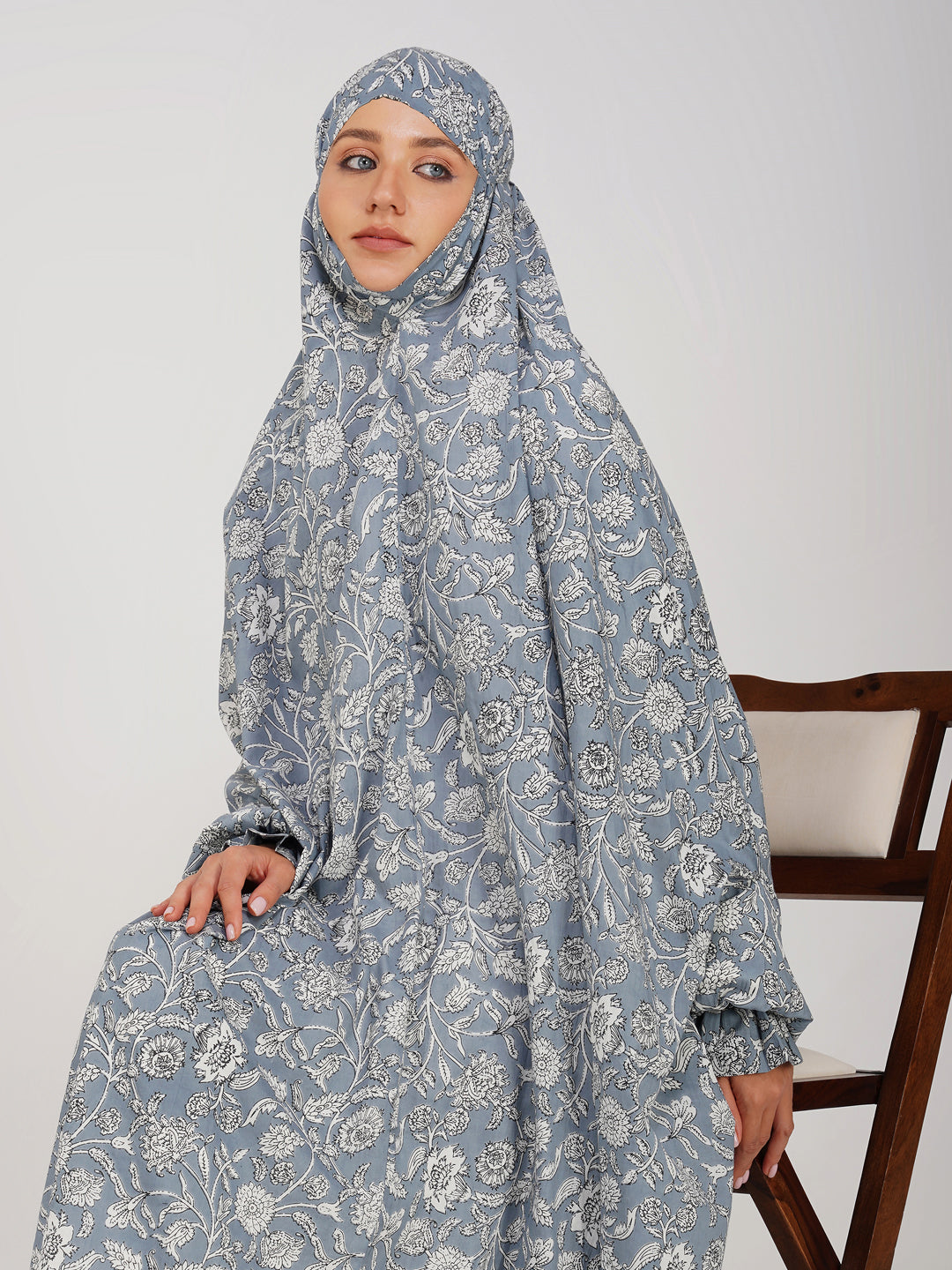 Gulnoor Grey Floral Knee Length Cotton Namaz Makhna