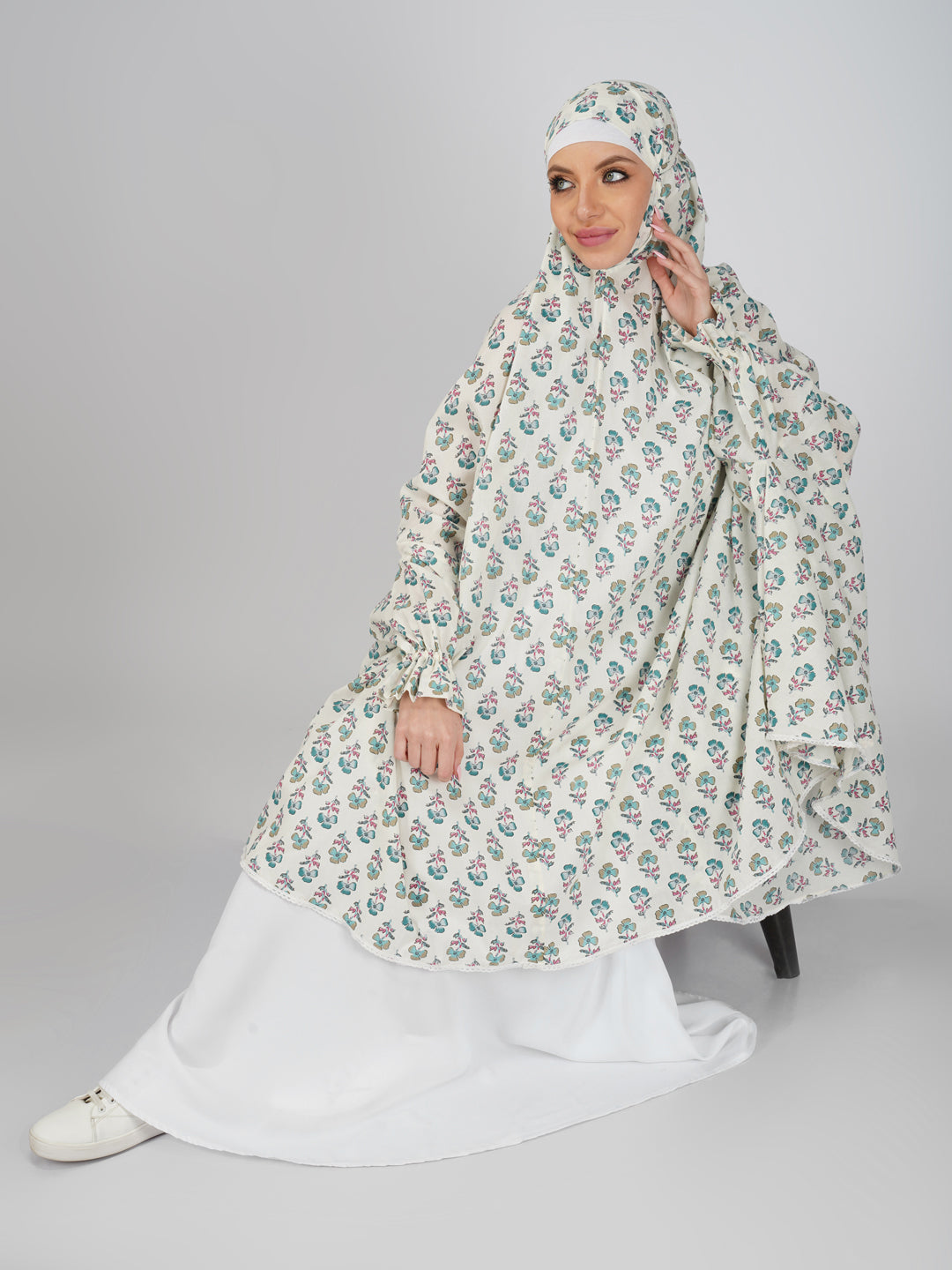 Nilofar Subtle Hibiscus Floral Knee Length Cotton Namaz Makhna