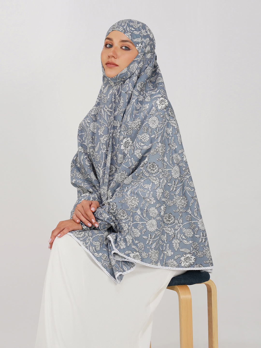 Gulnoor Grey Floral Cotton Namaz Makhna