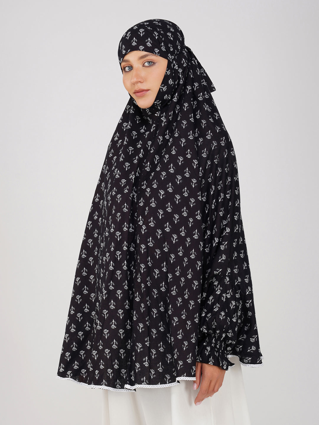 Eshaal Black Floral Cotton Namaz Makhna