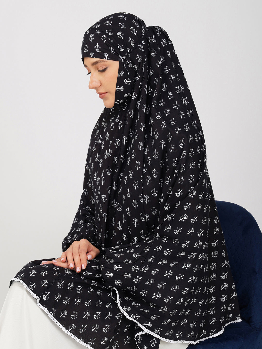 Eshaal Black Floral Cotton Namaz Makhna